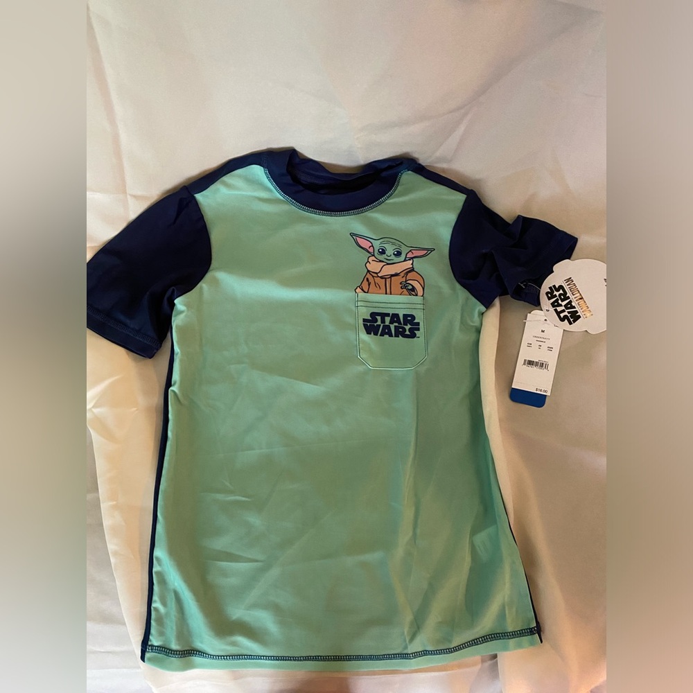 NWT Kids baby yoda Star Wars tshirt